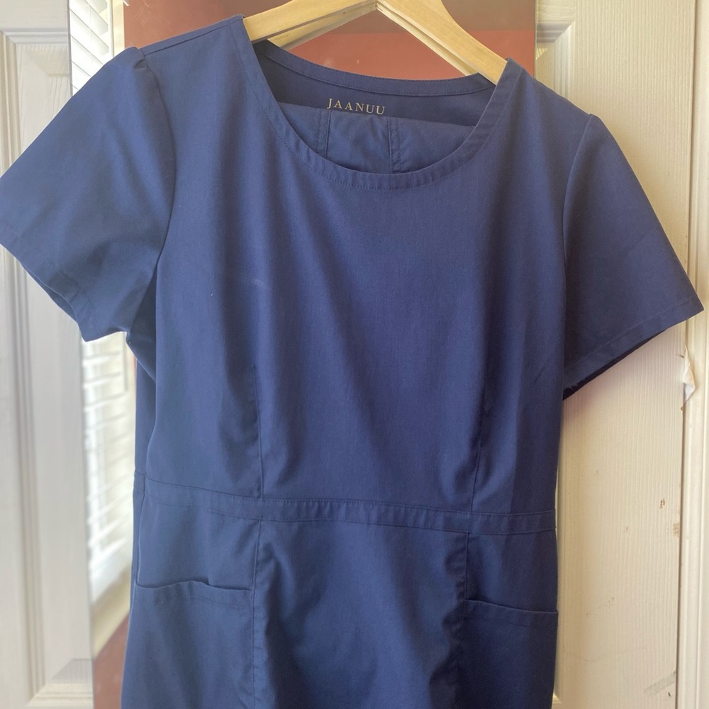 Jaanuu Navy Scrub Set